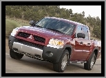 Mitsubishi Raider